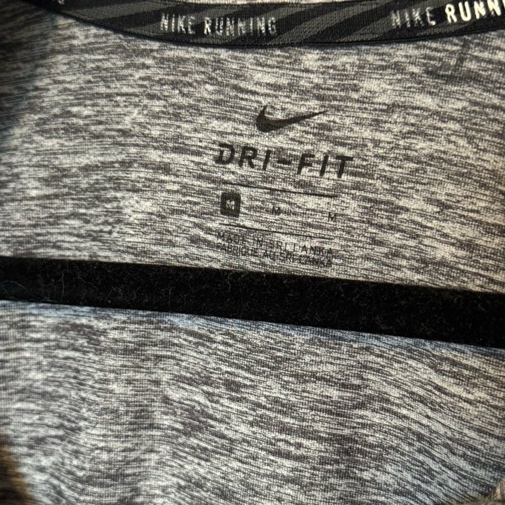 Nike Women's Heathered Gray Long Sleeve Tee dri-fit M - Picture 2 of 3